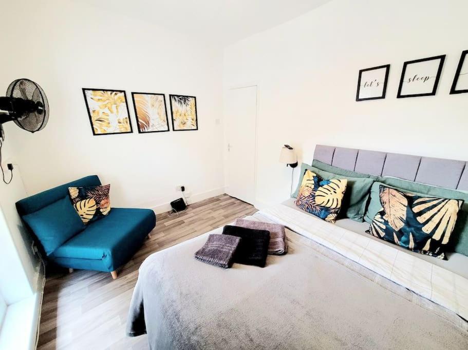 One Bedroom Apartment With A Terrace In Angel London Exterior foto