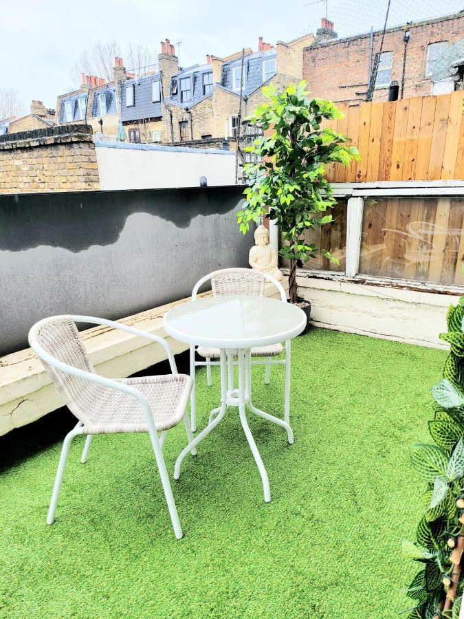 One Bedroom Apartment With A Terrace In Angel London Exterior foto