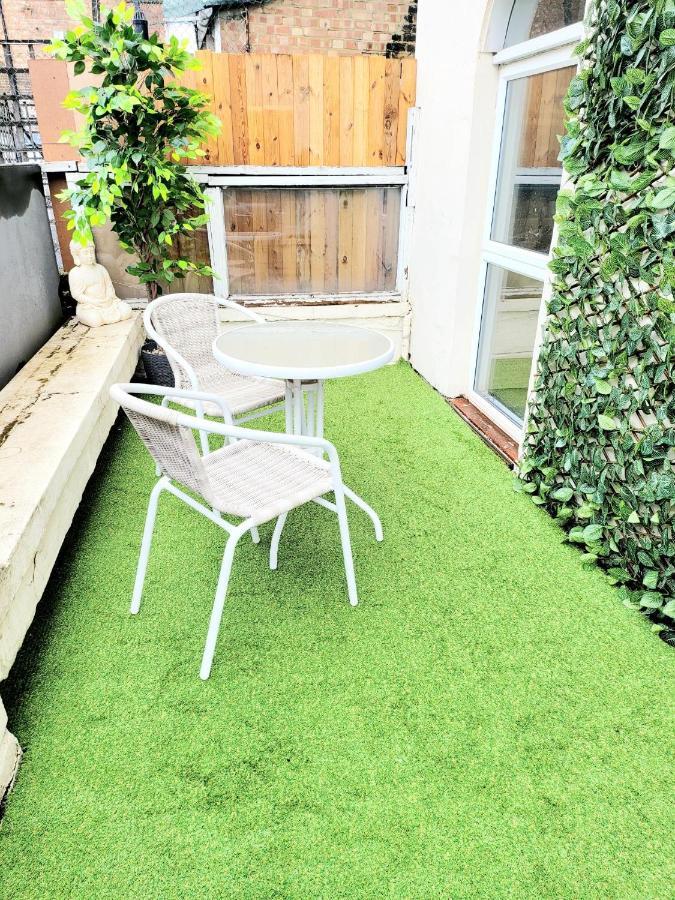 One Bedroom Apartment With A Terrace In Angel London Exterior foto